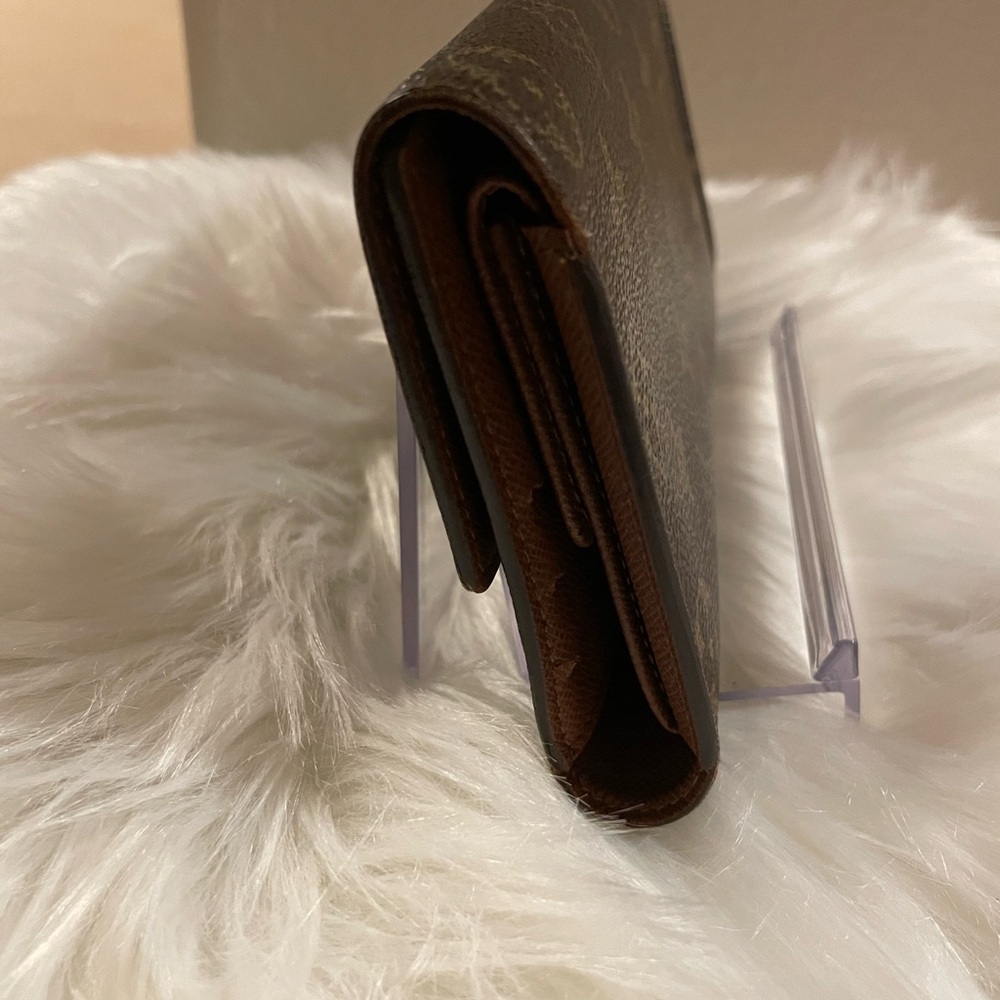 Louis Vuitton Monogram trifold wallet - Picture 4 of 8